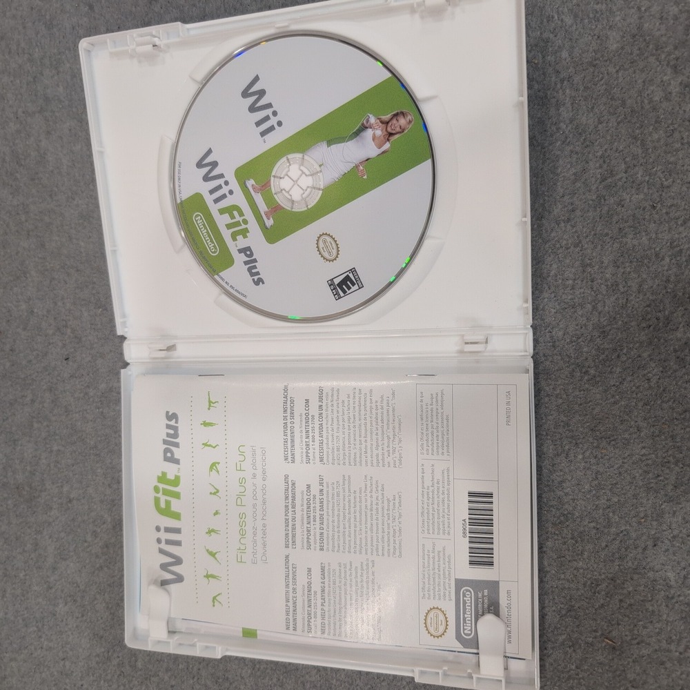 Nintendo Wii Fit Plus Game with Manual and Case RVL-P-RFPE-USZ - Picture 3 of 4